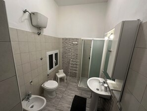 Bathroom - Bright central apartment (foggia)