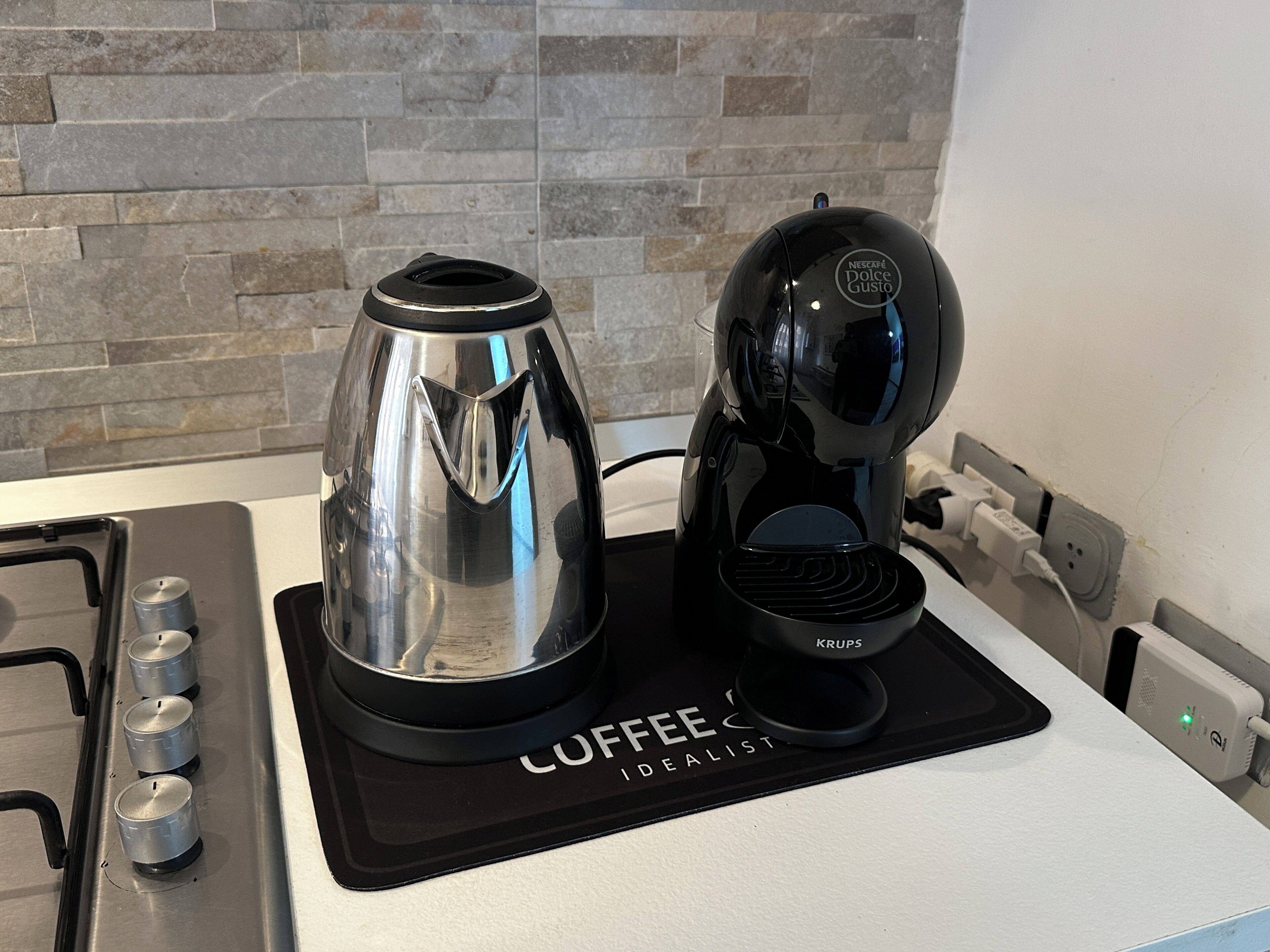 Kaffee und/oder Kaffeemaschine