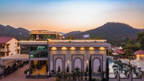 Exterior - Mountain Creek 7BHK Villa by ELIVAAS (Udaipur)