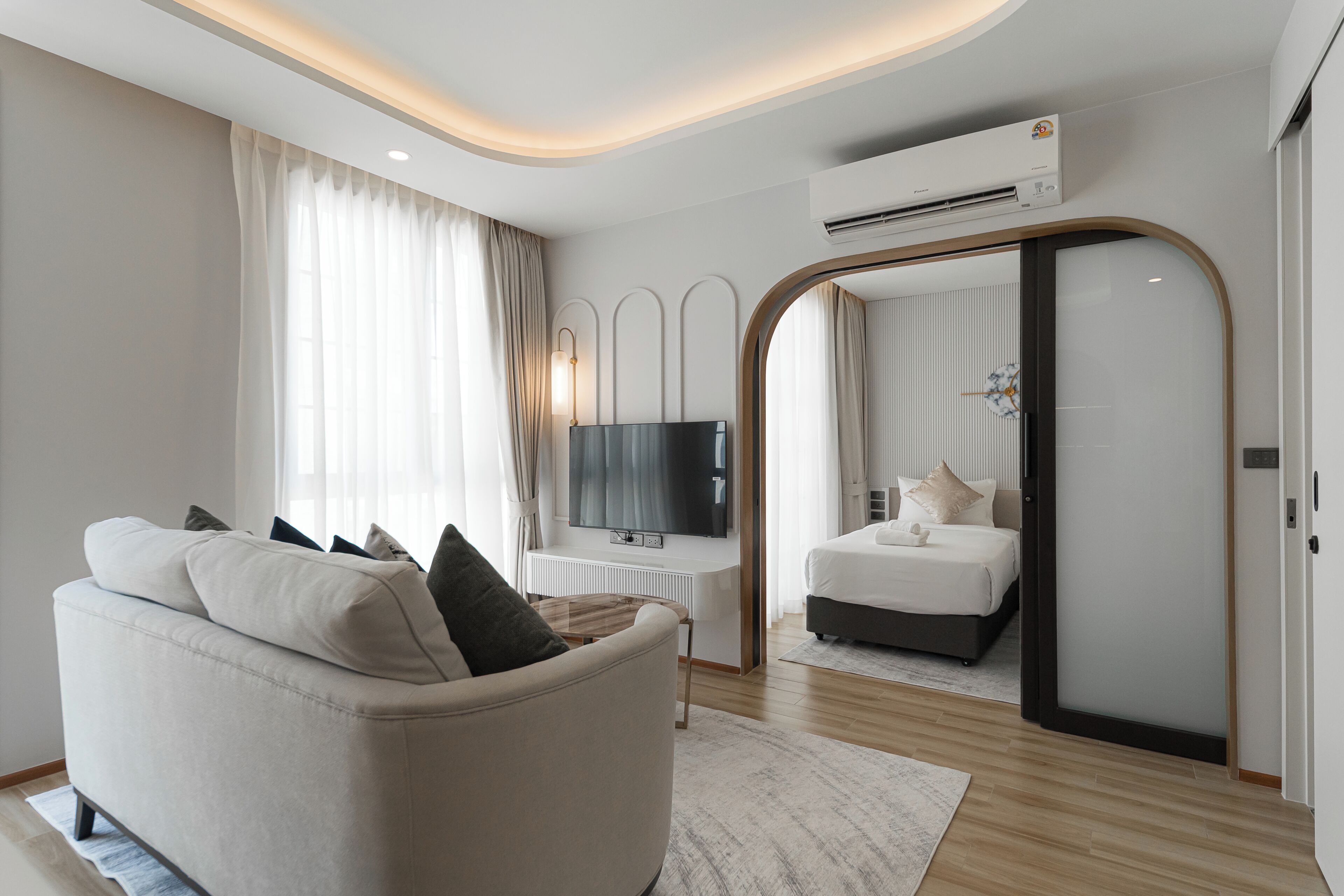 Royal 3BR Penthouse,2 King &1 Single Bed