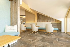 Interior - (4) First-floor vacation rental with a balcony /2 (Reit im Winkl)