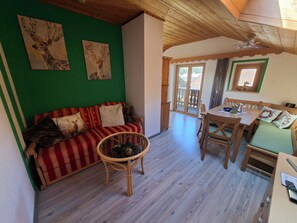 Living area - Apartment am Wandei for 2 persons, with balcony (Bischofswiesen)