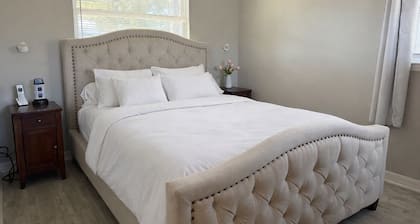 Downtown Clermont Triplex Near Waterfront Park