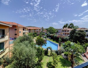 Outdoor pool - Apartment in Santa Teresa Near Beach (Santa Teresa di Gallura)