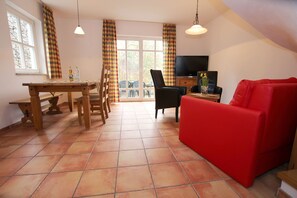 Classic House, 3 Bedrooms | Living room - Ferienhaus in Wernigerode mit Gemeinschaftspool (Wernigerode)