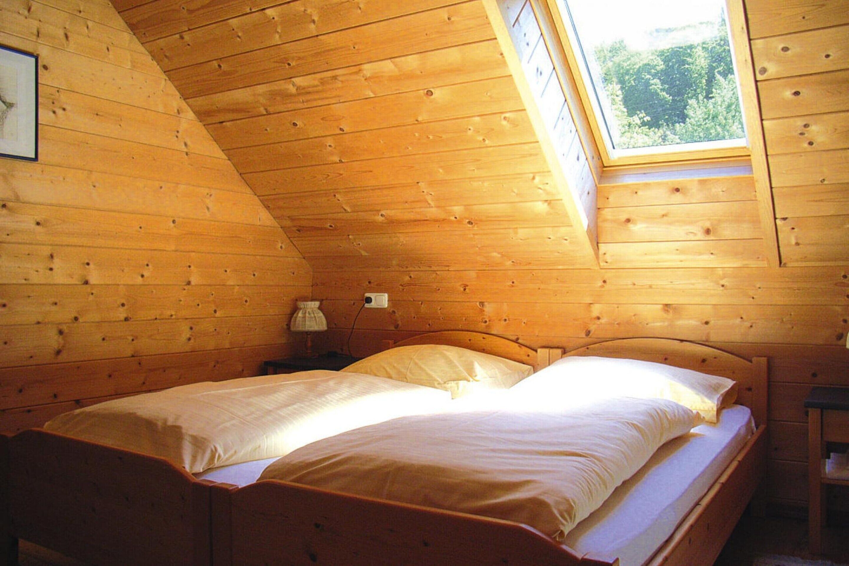Rumah Comfort, 2 kamar tidur | 5 kamar tidur dan dilengkapi dengan perabotan berbeda-beda