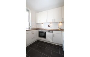 Comfort Bungalow, 3 Bedrooms | Private kitchen | Fridge, microwave, oven, dishwasher - Strandnaher Bungalow in Dornumersiel (Dornum)