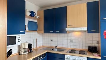 Bungalow tiện nghi đơn giản, 3 phòng ngủ | Bếp riêng | Tủ lạnh, lò vi sóng, lò nướng, máy rửa bát