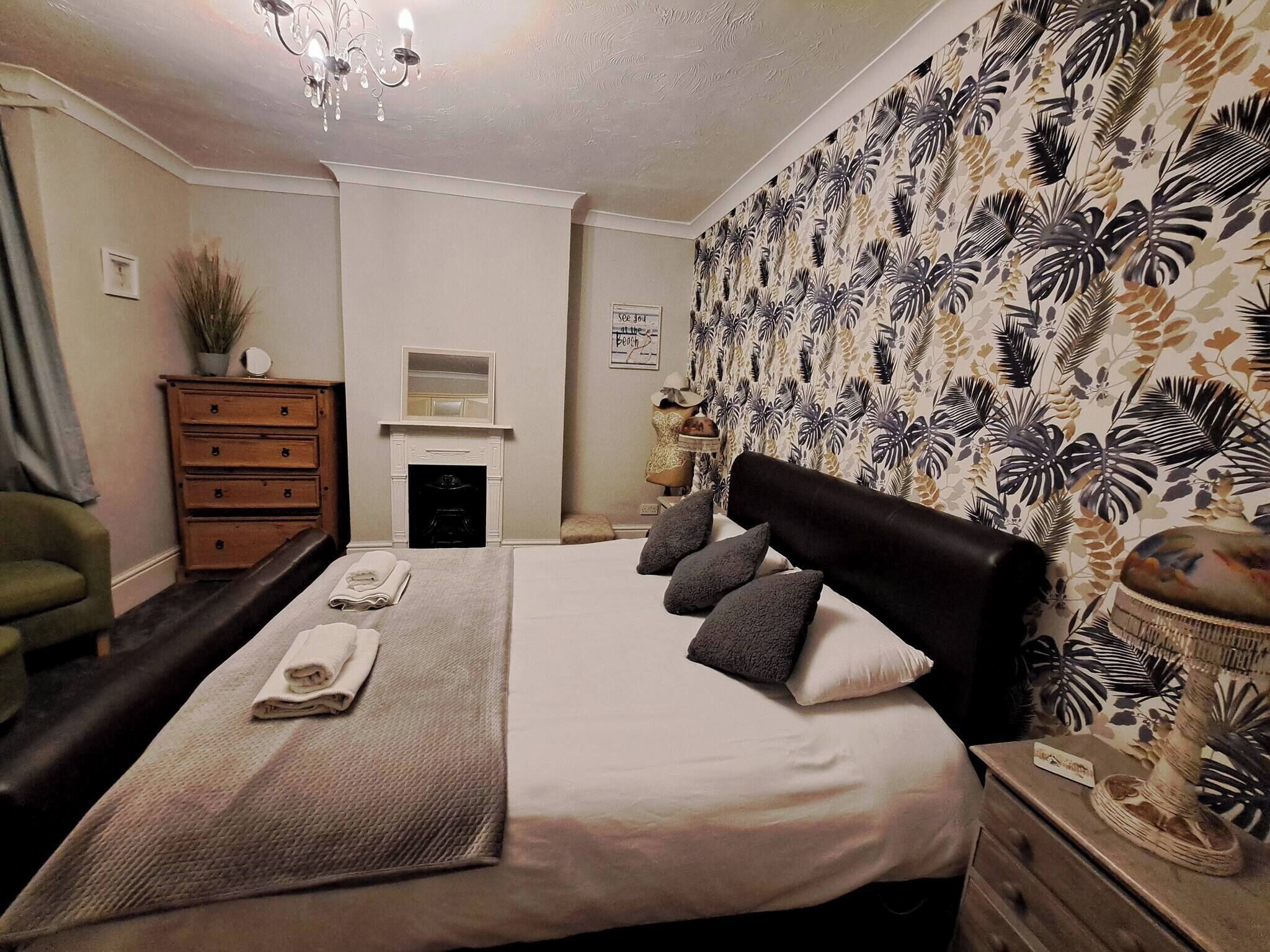 3 bedrooms, iron/ironing board, Internet, bed sheets