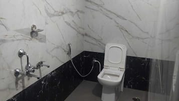 Double or Twin Room | Bathroom
