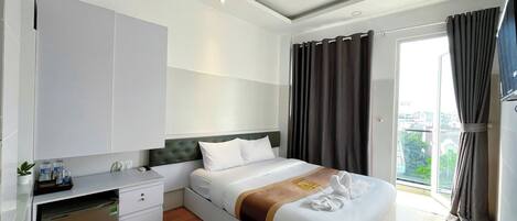 Deluxe Double Room | Desk, free WiFi
