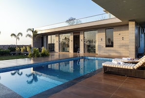 Outdoor pool - House of Tvara by ELIVAAS (Taoru)