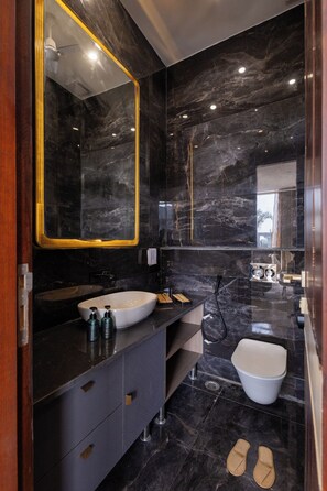 Bathroom - House of Tvara by ELIVAAS (Taoru)