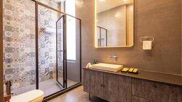 Villa – deluxe, hageutsikt | Bad