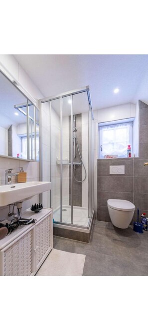 Bathroom - Vrbo Property (Bräuhof)