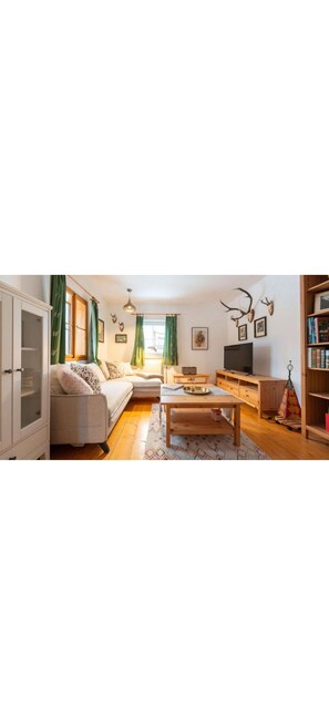 Living area - Vrbo Property (Bräuhof)