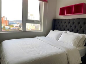 Room - Luxurious Accessible Apartment in Scenic Llanquihue, Chile (Llanquihue)