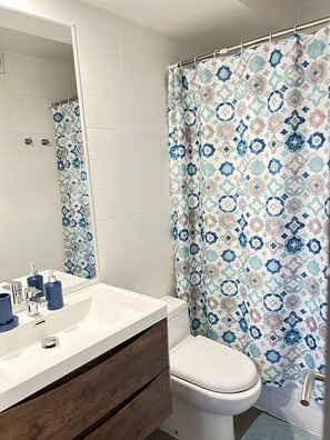 Bathroom - Luxurious Accessible Apartment in Scenic Llanquihue, Chile (Llanquihue)