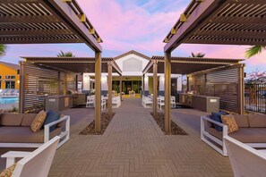 Terrace/patio - Modern 4BR | Resort Pool + Firepit + Hot Tub + Fitness Center | Summerwell (La Quinta)