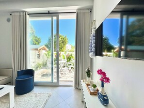 TV - Appartement Yasmina 1 Bedroom (Sidi Bou Said)