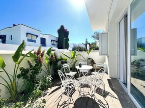 Outdoor dining - Appartement Yasmina 1 Bedroom (Sidi Bou Said)