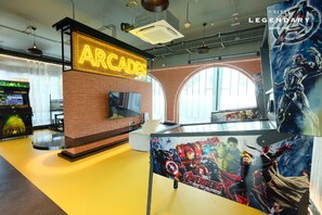 Game room - Brand new Title Legendary 1BR, BangTao Beach #9453 (Tambon Choeng Thale, Thalang District)