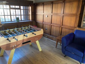 Game room - Pools Cottage - The Farmhouse (Kenilworth, Warwickshire)