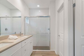 Shower, hair dryer, towels - Modern 4BR | Resort Pool + Firepit + Hot Tub + Fitness Center | Summerwell (La Quinta)