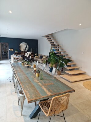 Dining - Magnificent contemporary house just a stone's throw from the village (Rochefort-du-Gard)