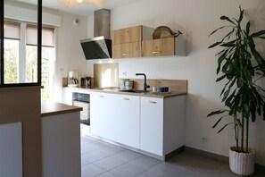 Fridge, microwave, oven, dishwasher - Cancal'ou (Cancale)