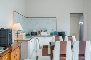 Dining - Pet-Friendly Pool Villa Khao Yai with Mountain View, BBQ & Karaoke (Nakhon Rachasima)