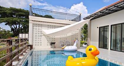 Pet-Friendly Pool Villa Khao Yai with Mountain View, BBQ & Karaoke