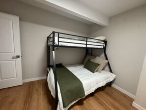 3 Schlafzimmer, kostenloses WLAN, Bettwäsche, Rollstuhlgeeignet