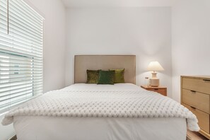 Room - Pet-Friendly Modern Escape Near Coachella | Resort Pool + Hot Tub + Firepit (Thermal)