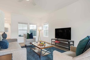 Living area - Modern 4BR | Resort Pool + Firepit + Hot Tub + Fitness Center | Summerwell (Thermal)