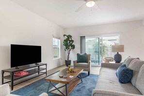 Living area - Modern 4BR | Resort Pool + Firepit + Hot Tub + Fitness Center | Summerwell (Thermal)