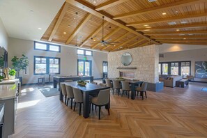 Dining - Modern 4BR | Resort Pool + Firepit + Hot Tub + Fitness Center | Summerwell (Thermal)