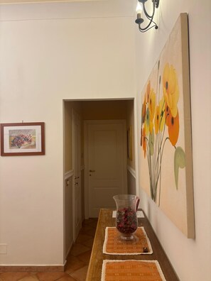 Interior - Large Art Nouveau dwelling in central Via Roma near major monuments (Palermo)