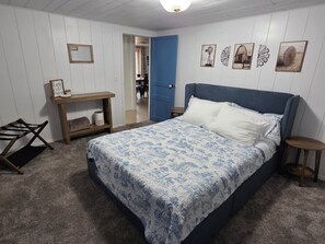 Room - 3-bedroom "House on the Creek" in the peaceful countryside! (Gainesboro)