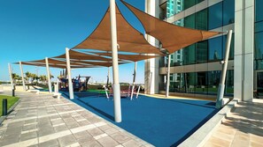 Children’s play area – outdoor - Luxury Stays @ Downtown Views 2 with UniDwellers Holiday Homes (Dubai)