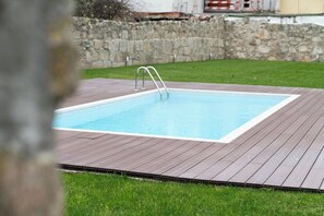 Pool - JENNY PORTO - Beautiful apartment with a balcony, pool, and a garden view (Porto)
