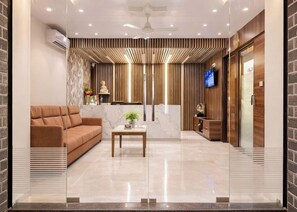 Pintu masuk properti