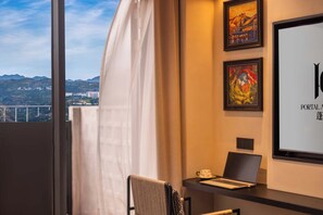 Standard Double Room, River View | Premium bedding, down comforters, minibar, individually furnished - PORTAL ART HOTEL (Chongqing)