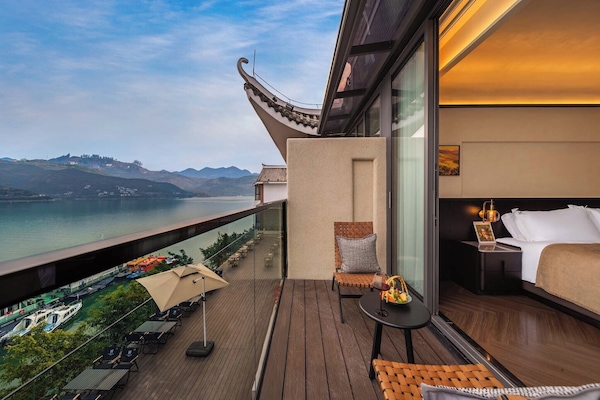 Luxury Double Room, River View | Terrace/patio
