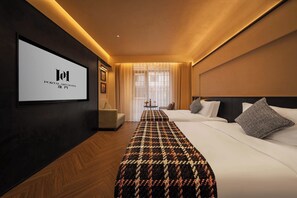 Standard Twin Room, City View | Premium bedding, down comforters, minibar, individually furnished - PORTAL ART HOTEL (Chongqing)