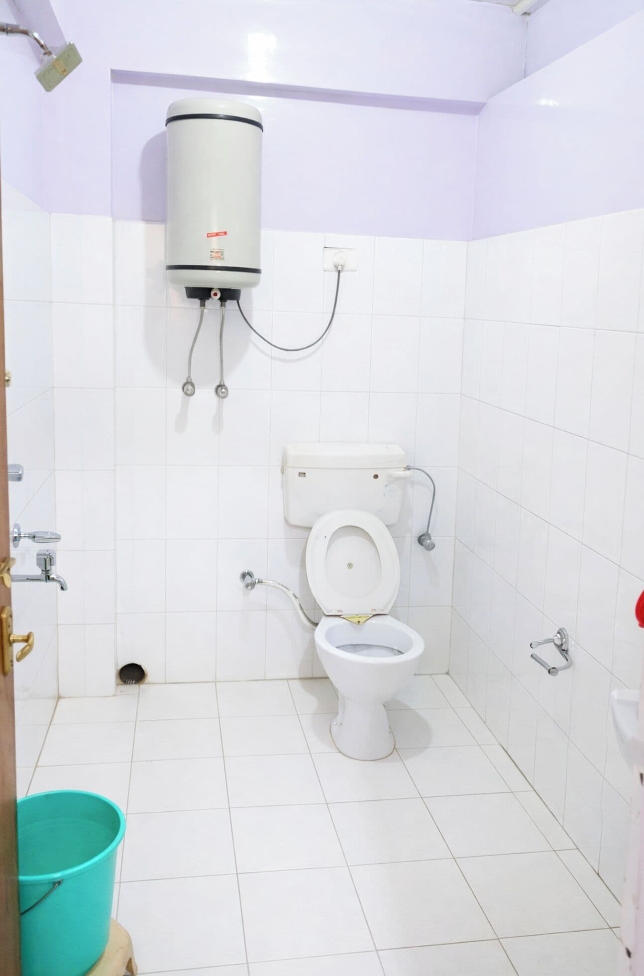 Pancuran mandi, hulu semburan mandi hujan, selipar, bidet 
