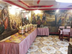 Restaurant - Hotel Sambhu Darjeeling Near Mall Road  (Darjeeling)