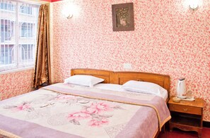 Deluxe Δίκλινο Δωμάτιο (Double) | Υποαλλεργικά κλινοσκεπάσματα, γραφείο, ηχομόνωση, δωρεάν Wi-Fi 