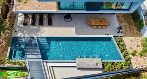 Luxe appartement, privézwembad, uitzicht op zee | Zwembad | 2 buitenzwembaden