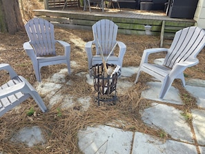Terrace/patio - Where Paris meets Jupiter - Linen, Wi-Fi, Pets OK (Venus Bay)
